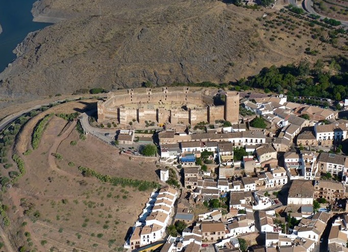 Castillo De Banos De La Encina Iberhistoria